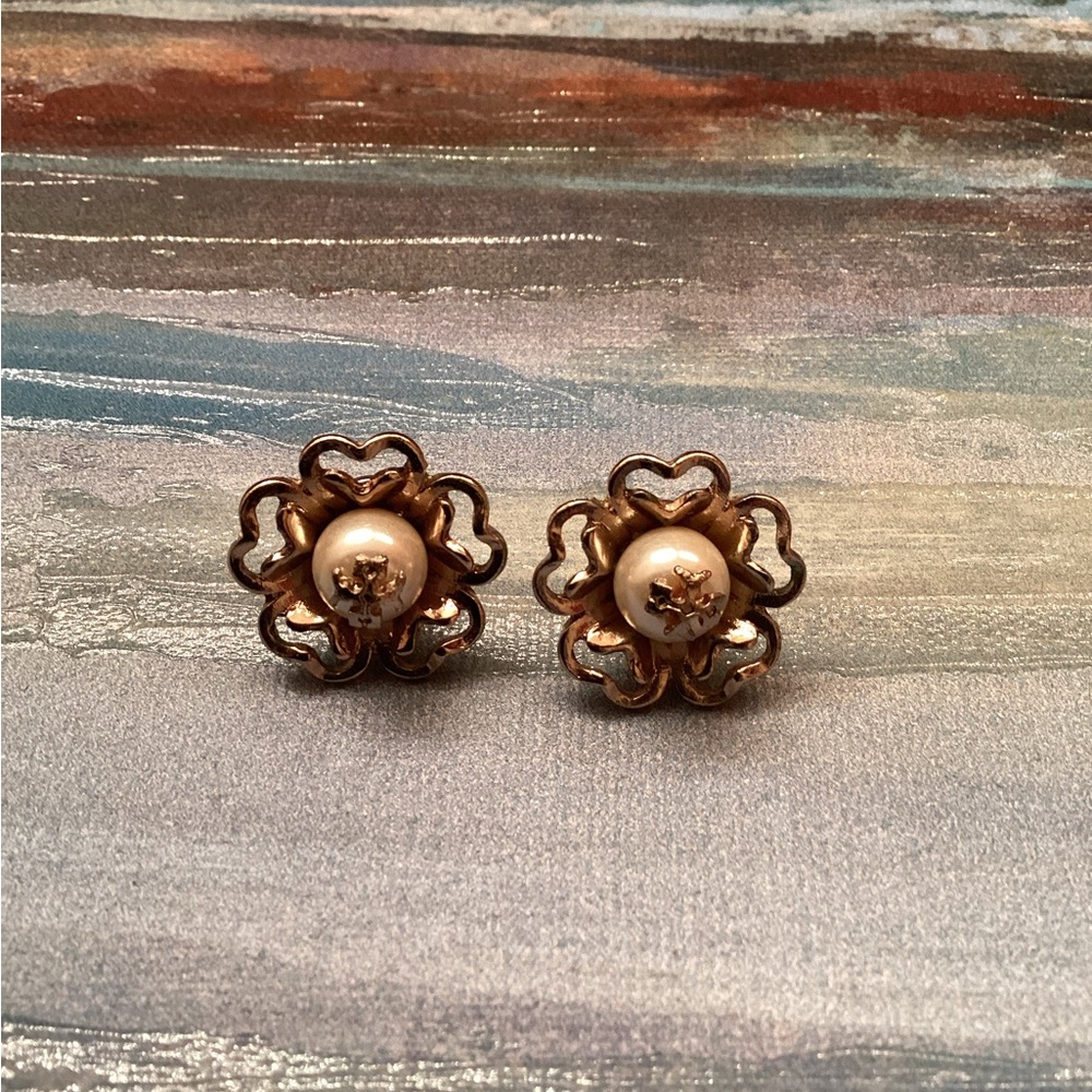 Tory Burch “Katie” Gold and Cream Floral Stud Earrings Pre-owned - Picture 4 of 4